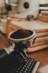 illustration de mouture de café allant être utilisé
