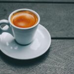 illustration d'un café espresso servie dans une tasse