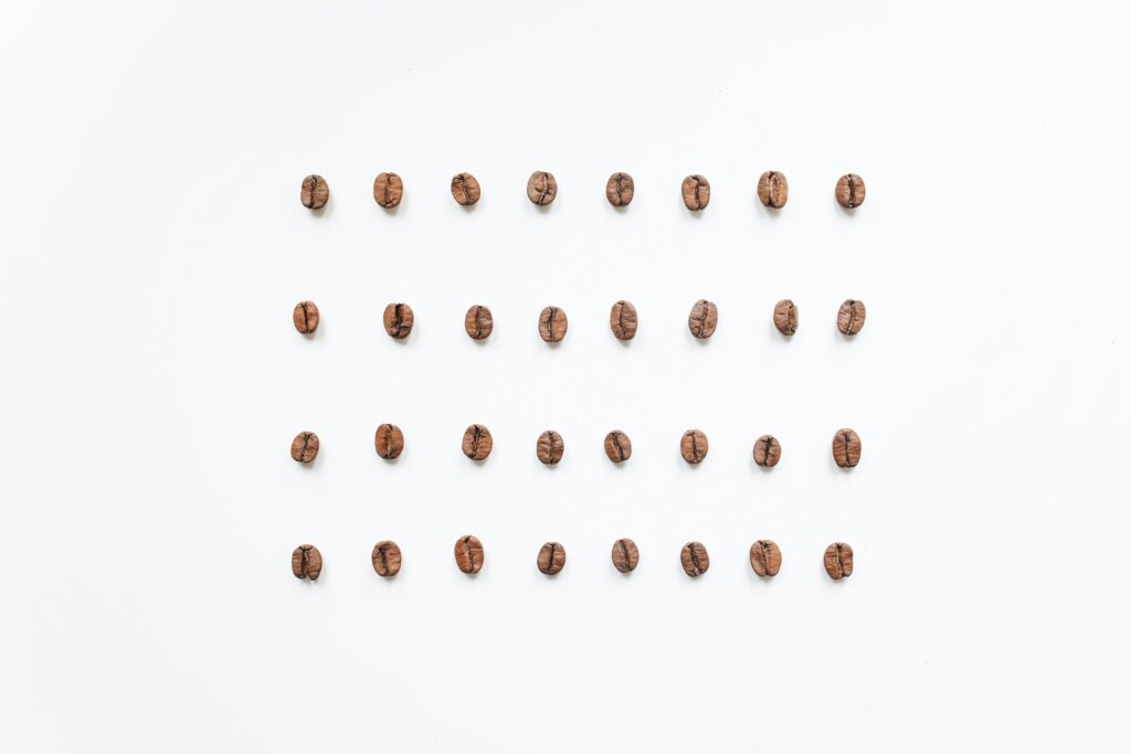 illustration de 32 grains de café, soit la moitié de la dose recommandée