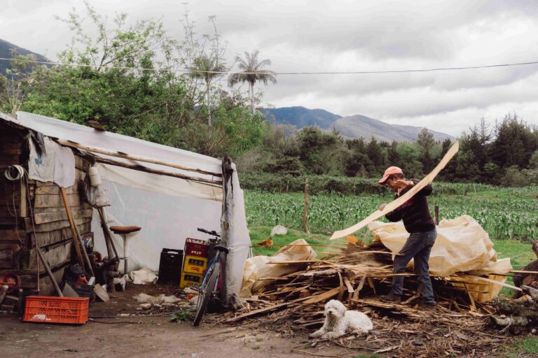 Photo d'un agriculteur précaire colombien